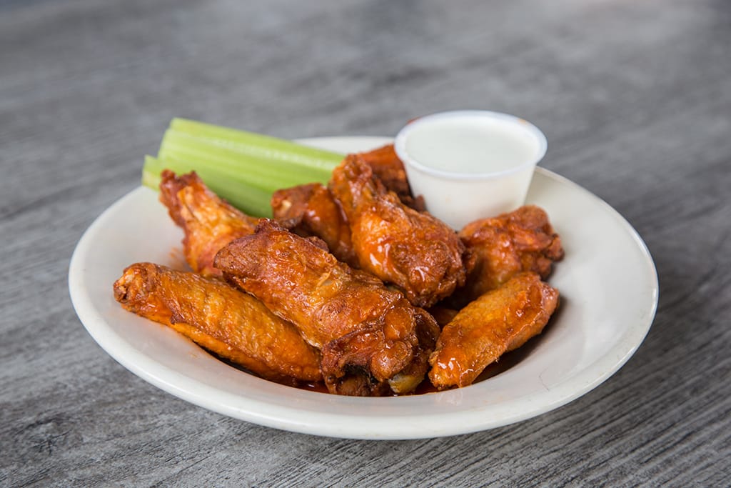 crispy buffalo wings with bleu cheese